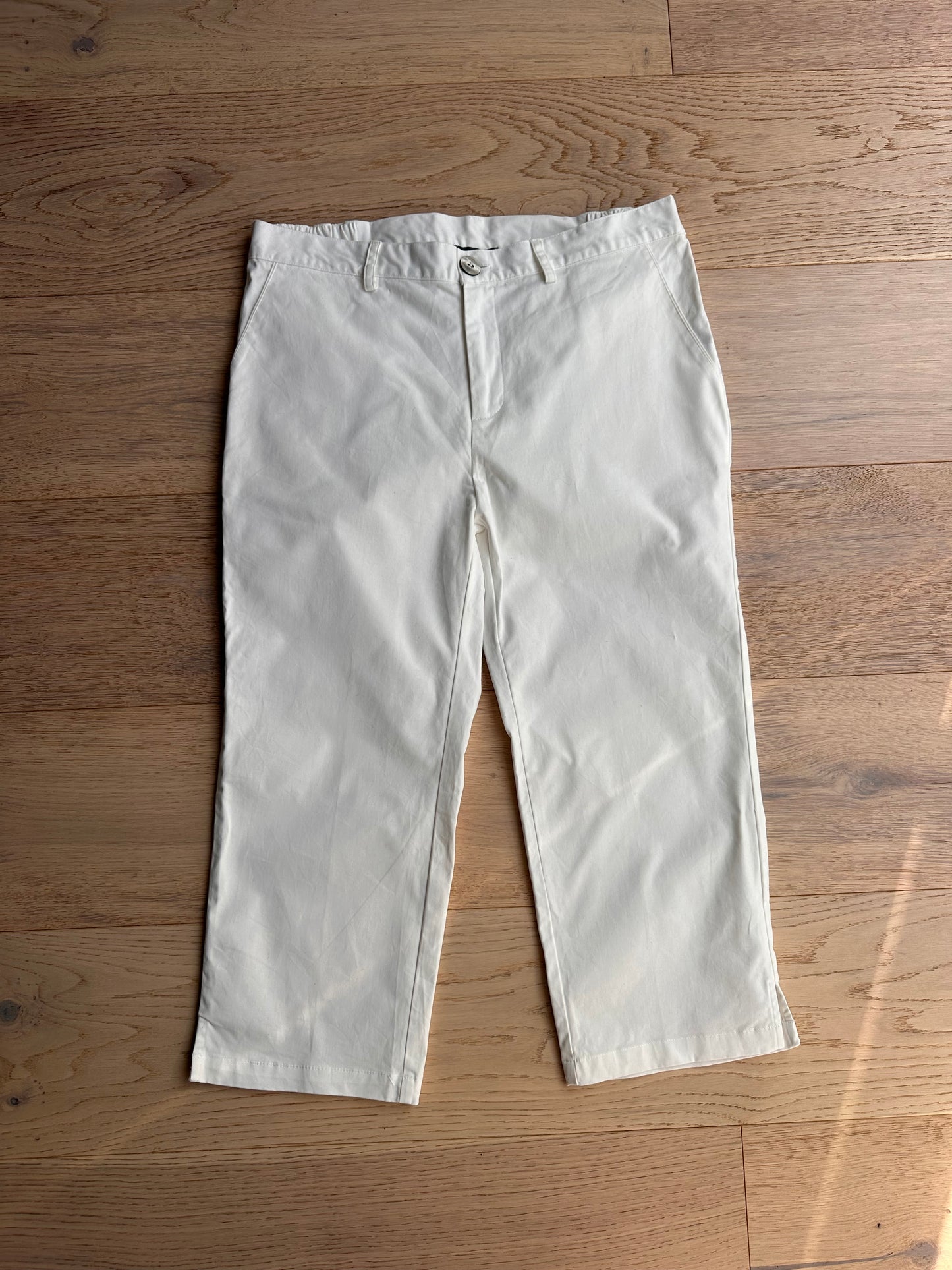 SALE Vintage white Capri trousers