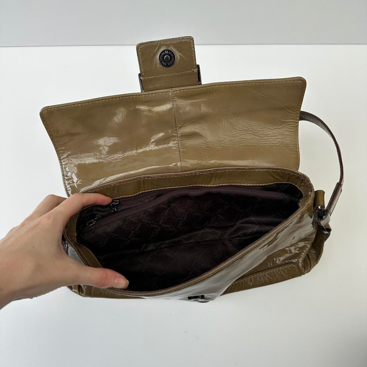 Vintage 00s olive green patent bag