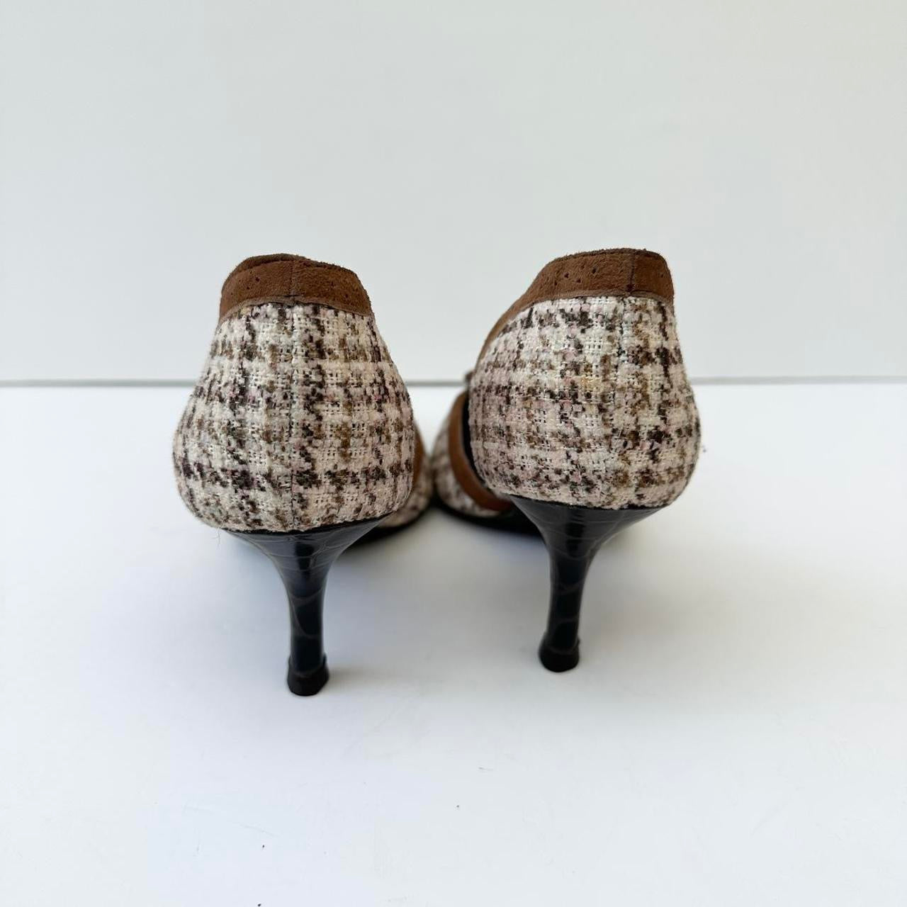 Vintage 00s pointed kitten heels