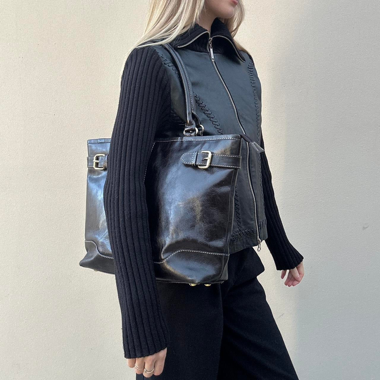 Vintage 00s black leather bag