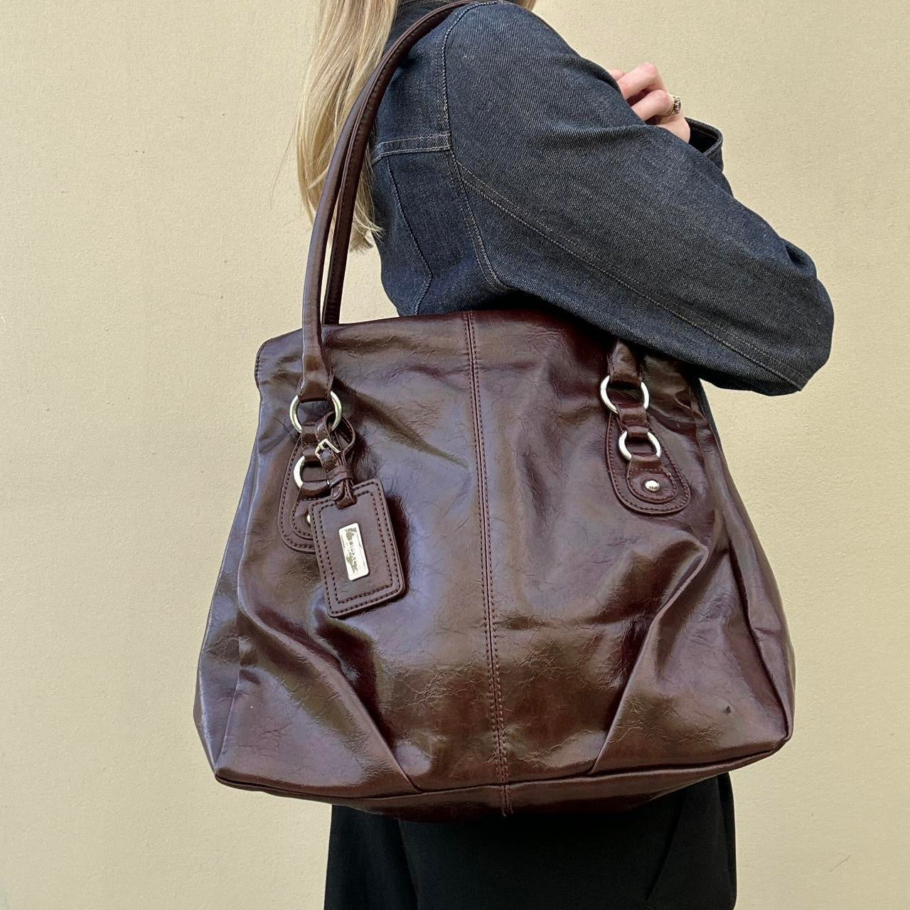 Vintage 00s brown leather bag