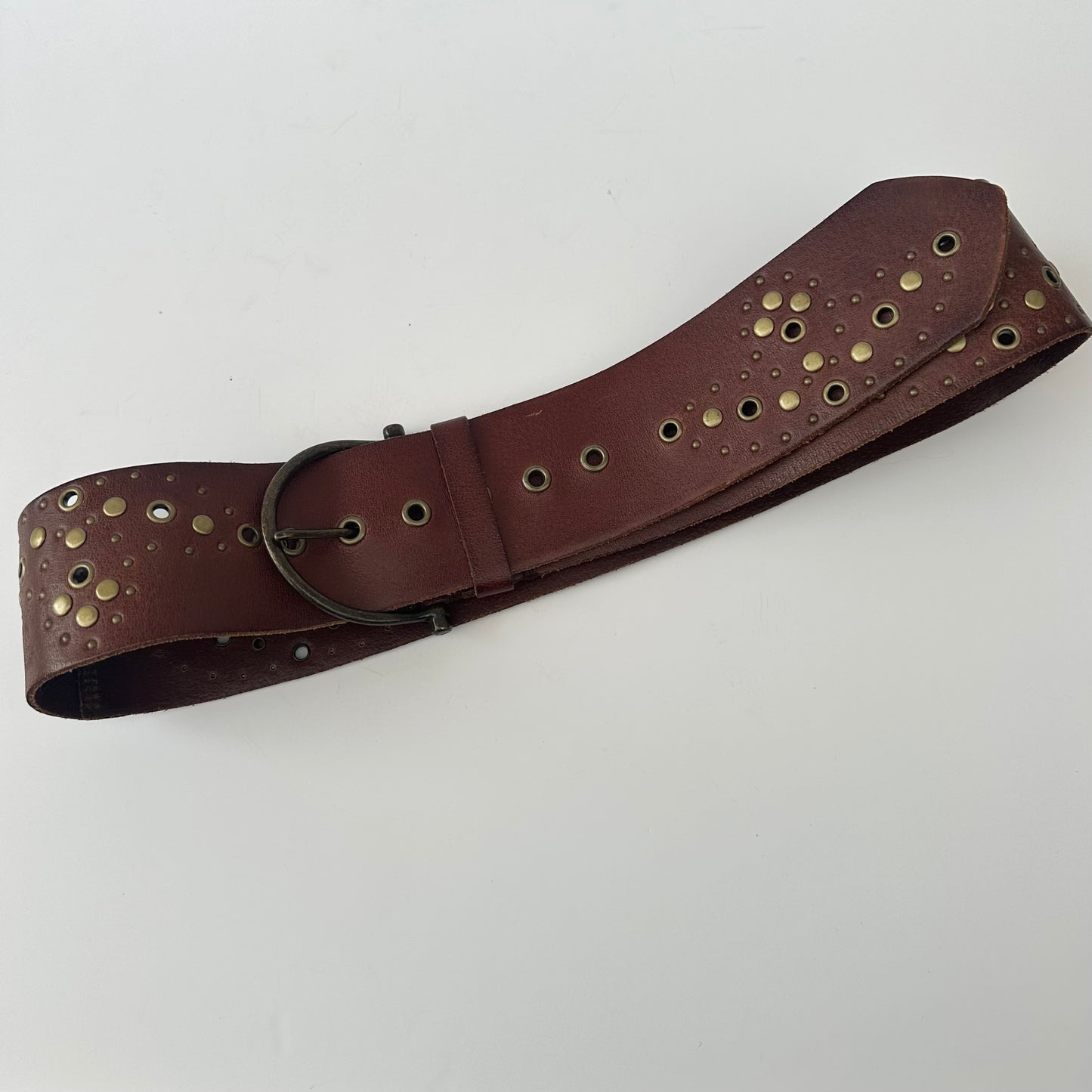 Vintage brown stud belt