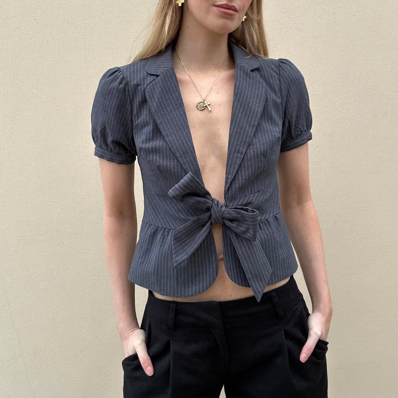 Vintage atmosphere bow top