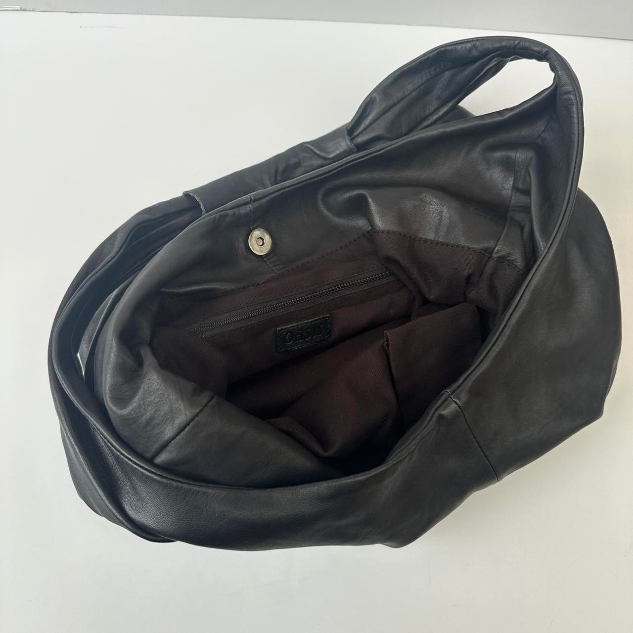 Vintage 00s black leather slouch bag