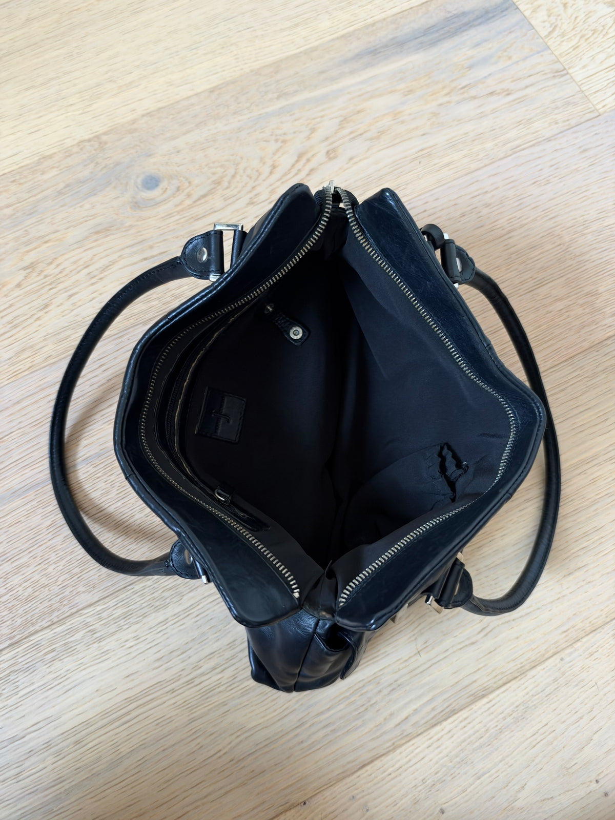 Vintage leather bag