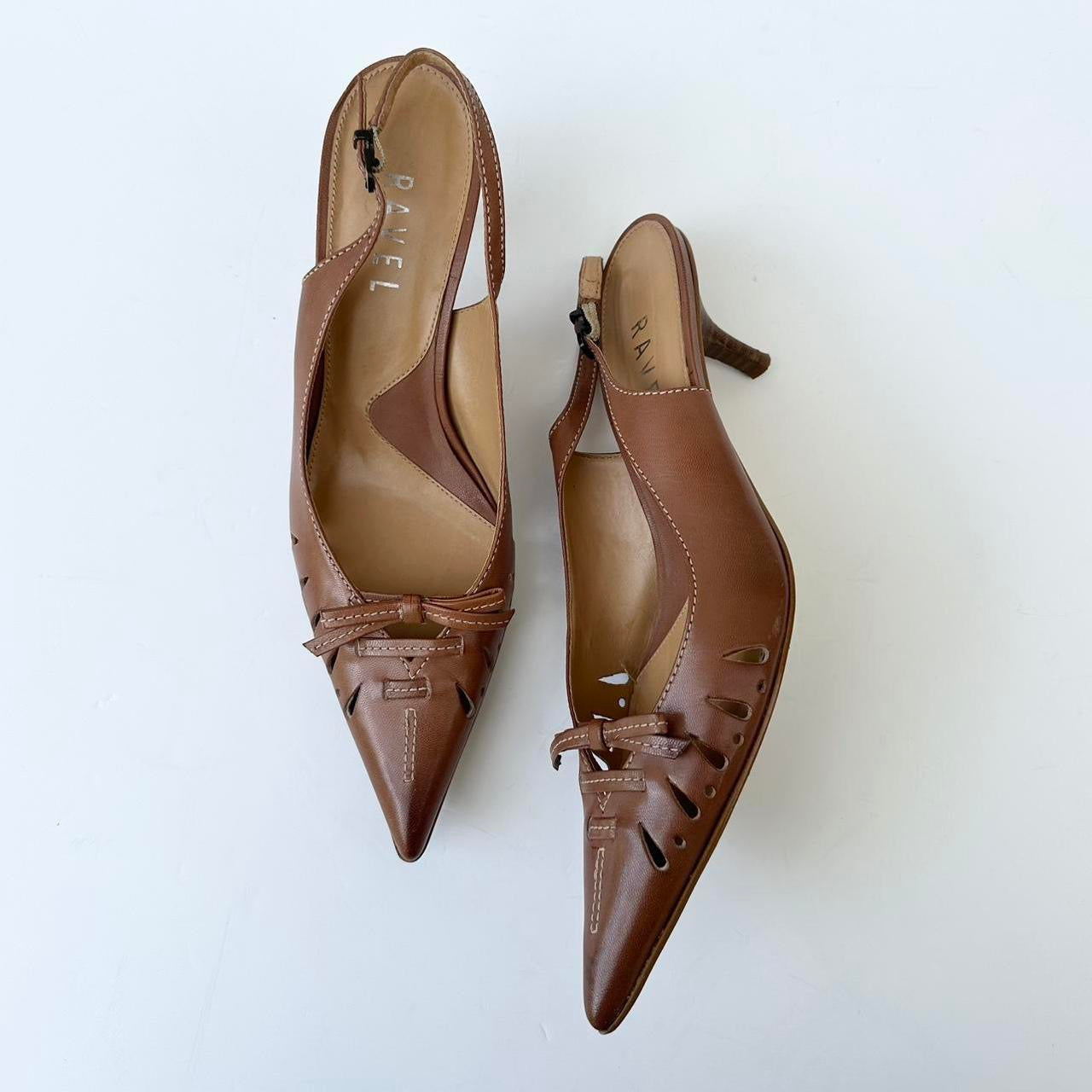 Vintage brown pointed kitten heels