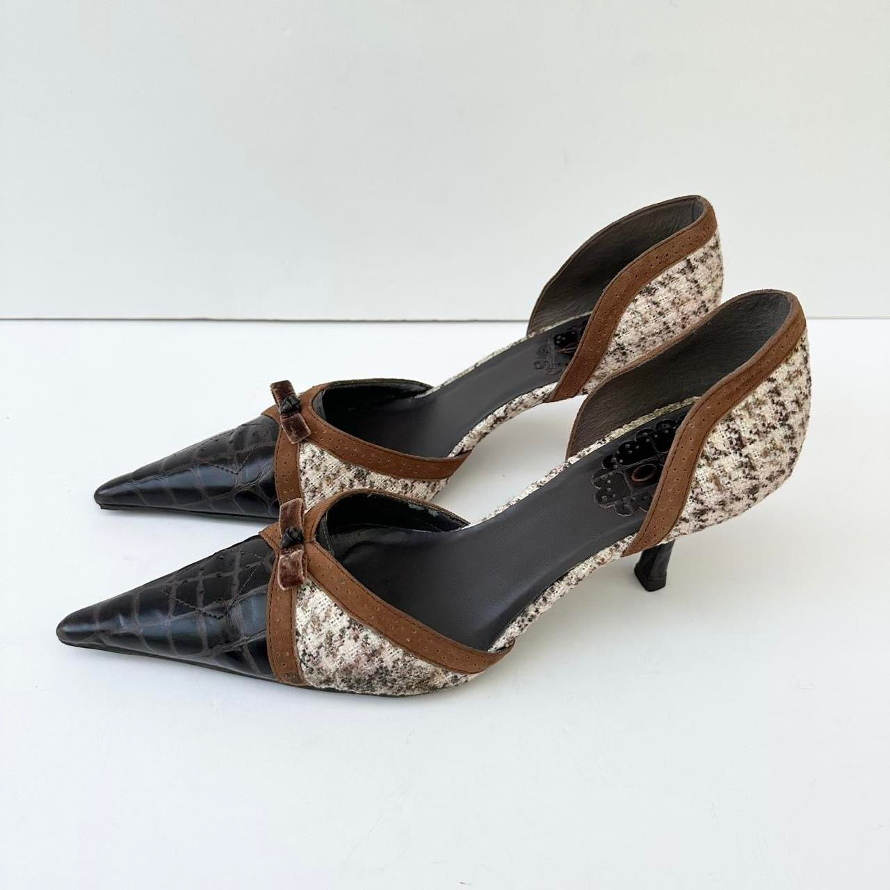 Vintage 00s pointed kitten heels