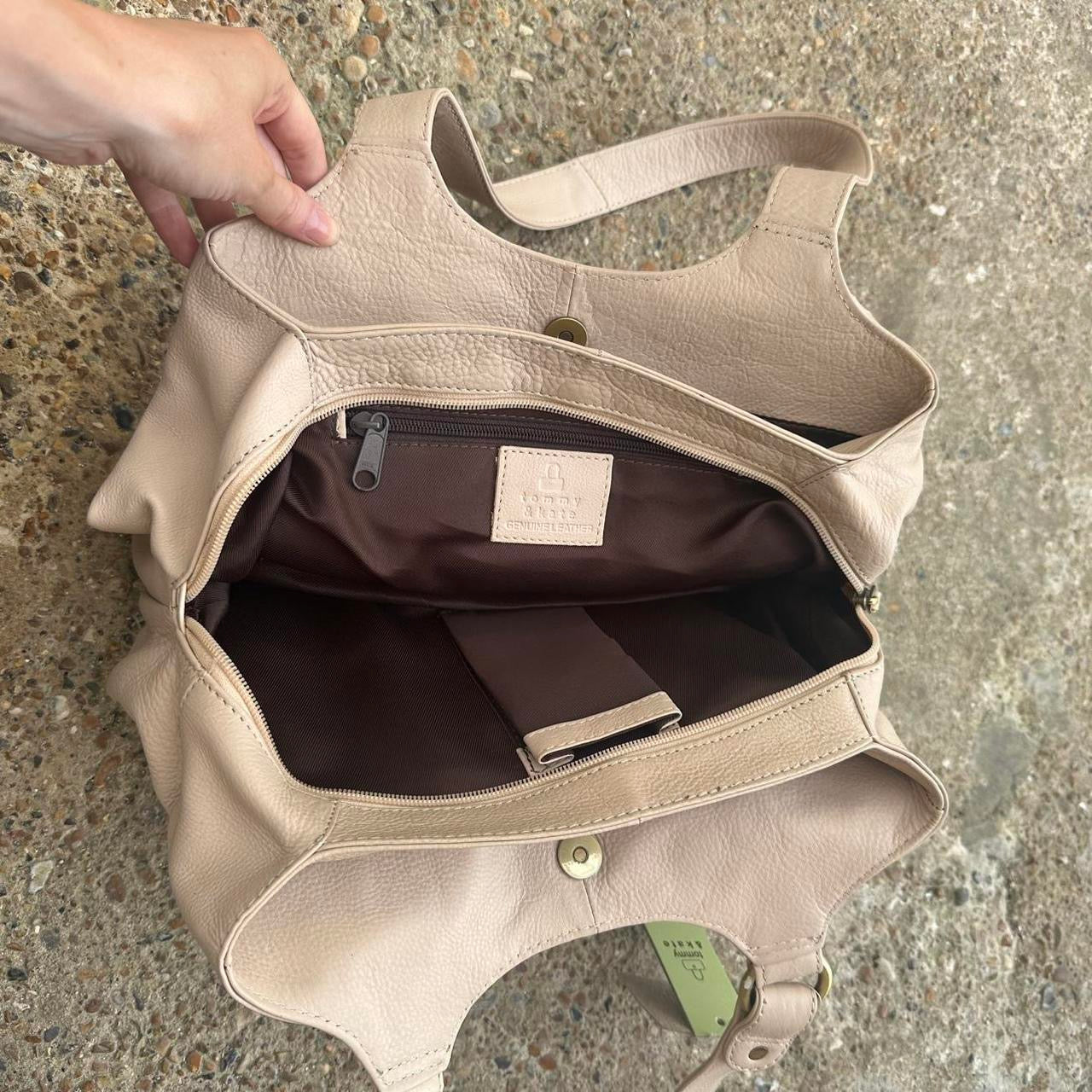 Cream leather shoulder bag