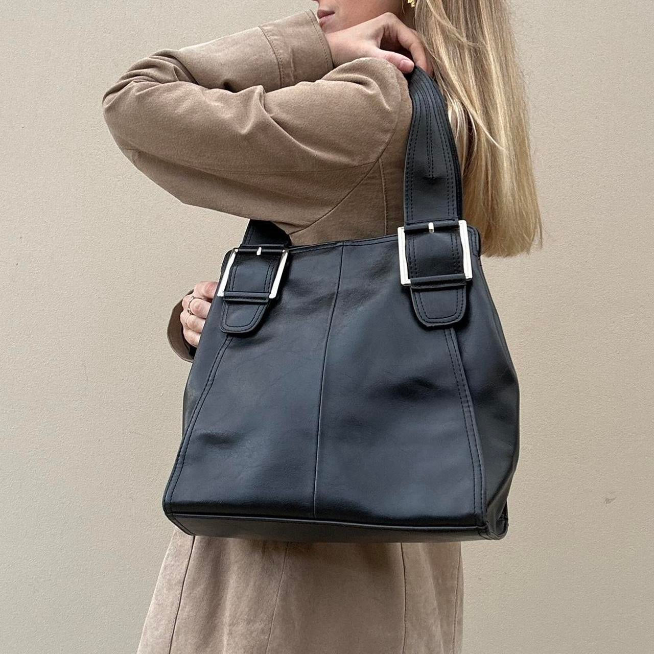 Vintage 00s buckle leather bag