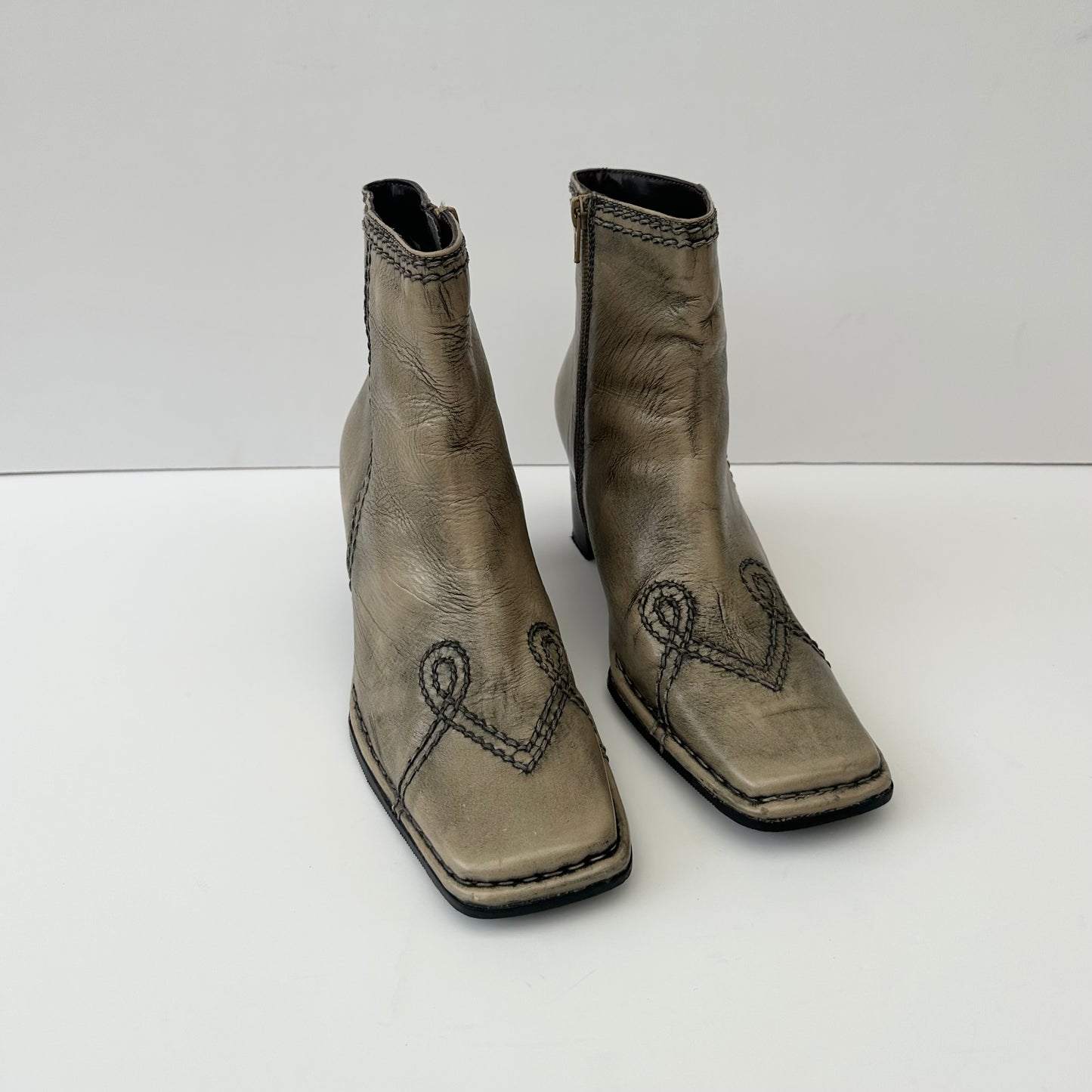 Vintage Boots UK 6