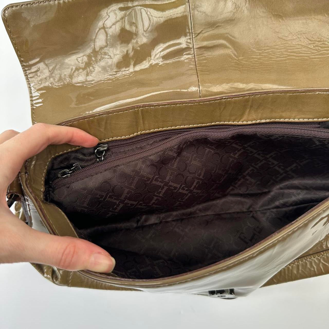 Vintage 00s olive green patent bag