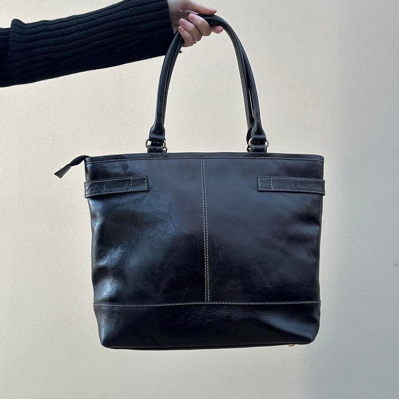 Vintage 00s black leather bag