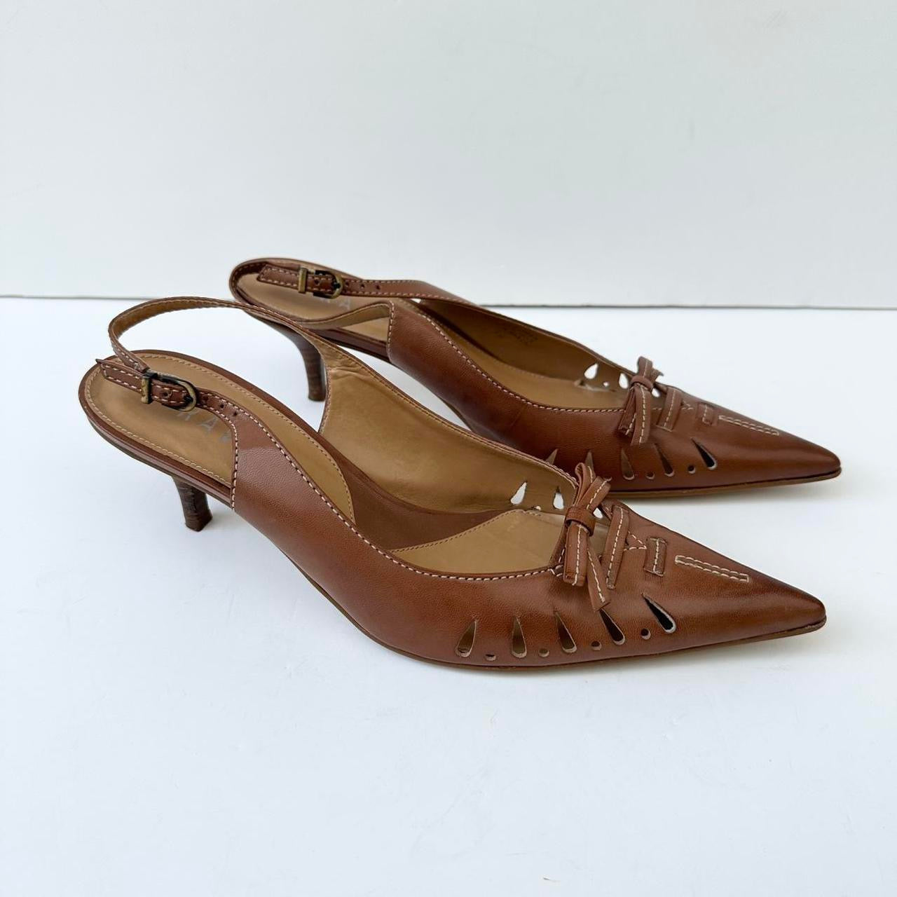 Vintage brown pointed kitten heels
