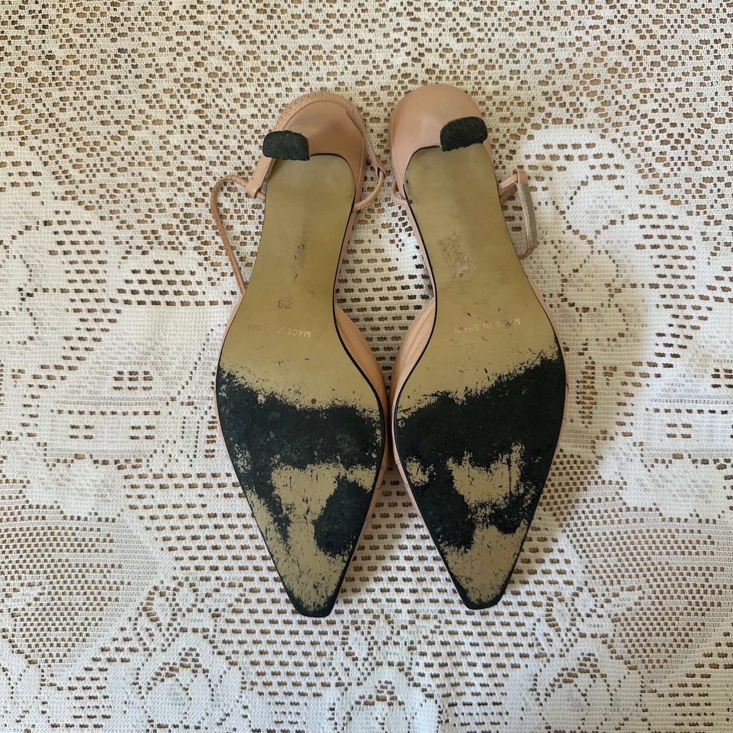 Vintage nude kitten heels