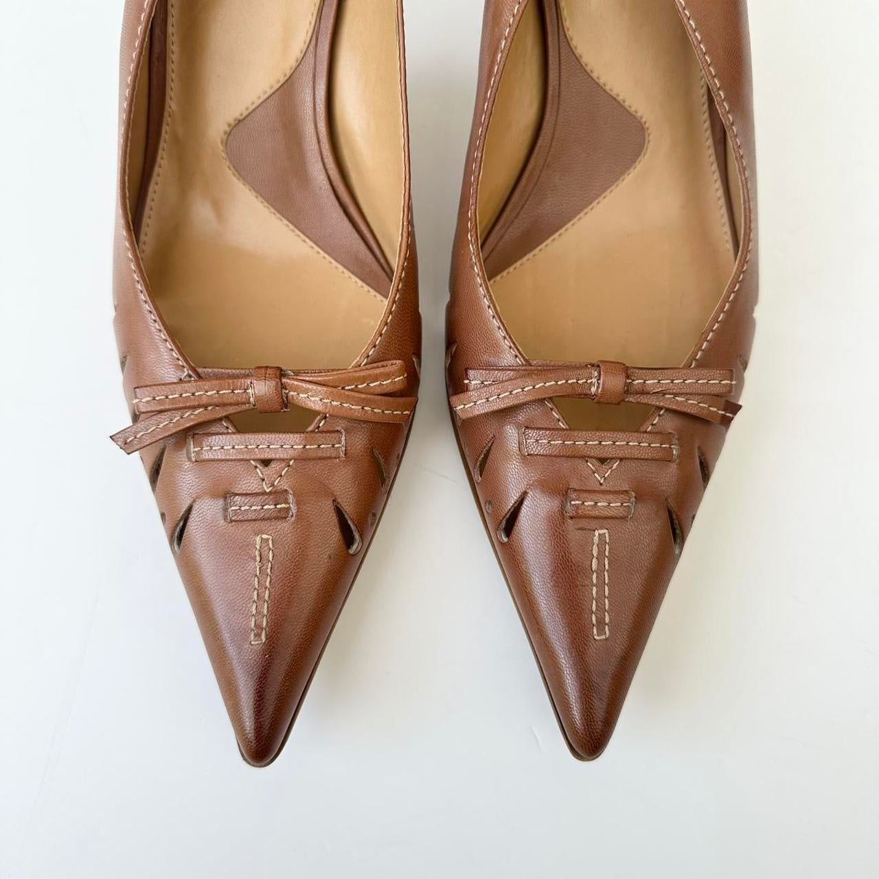 Vintage brown pointed kitten heels