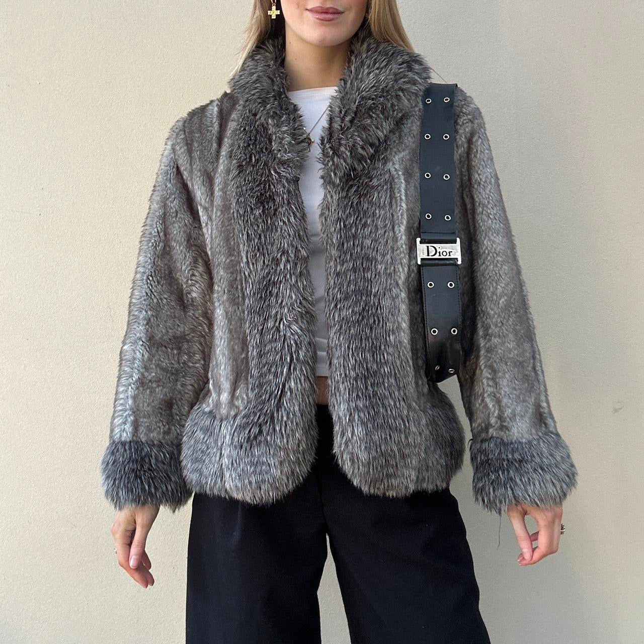 Vintage 00s grey faux fur coat