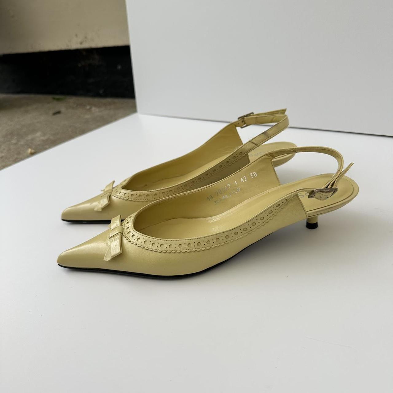Vintage butter yellow kitten heels