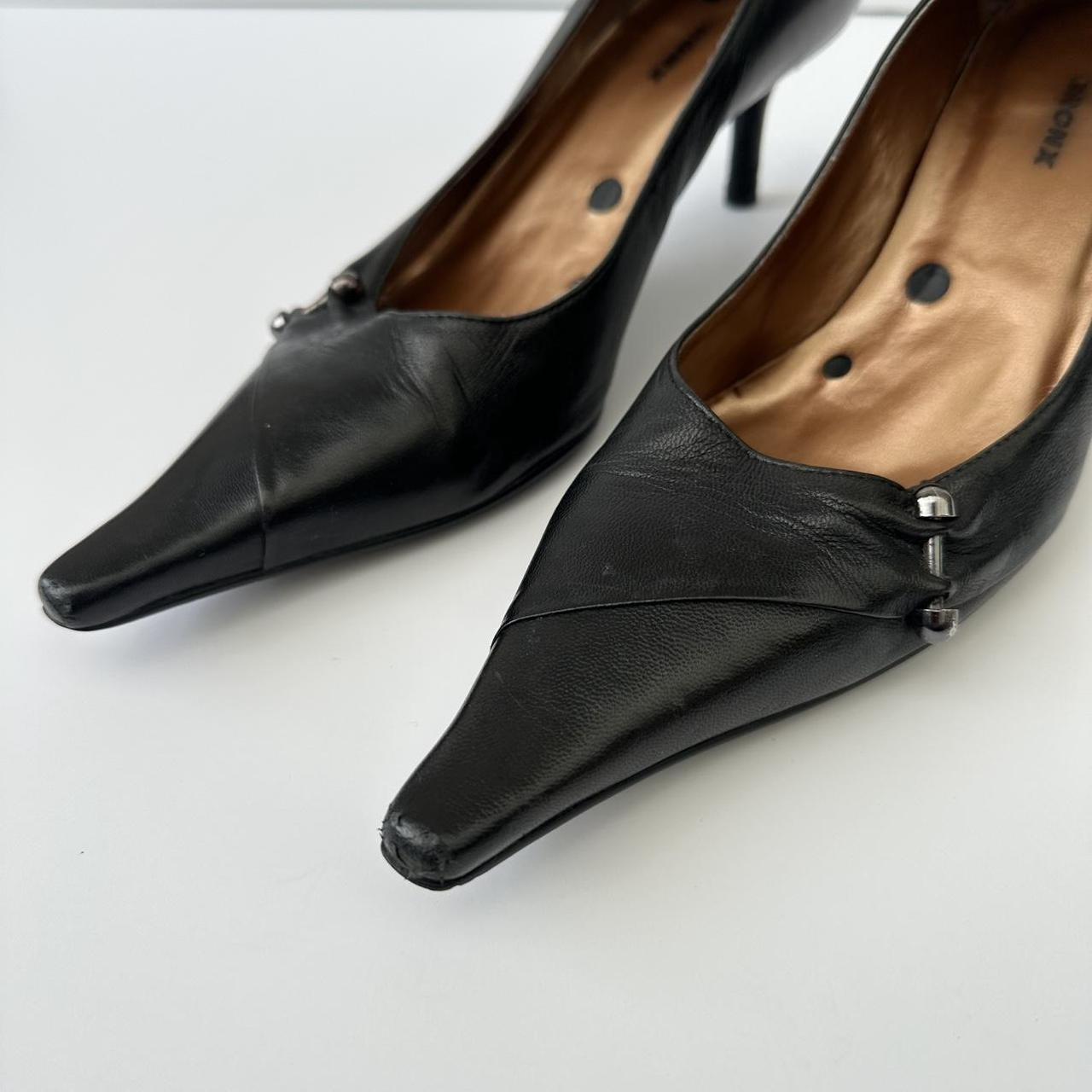 Vintage 00s piercing kitten heels