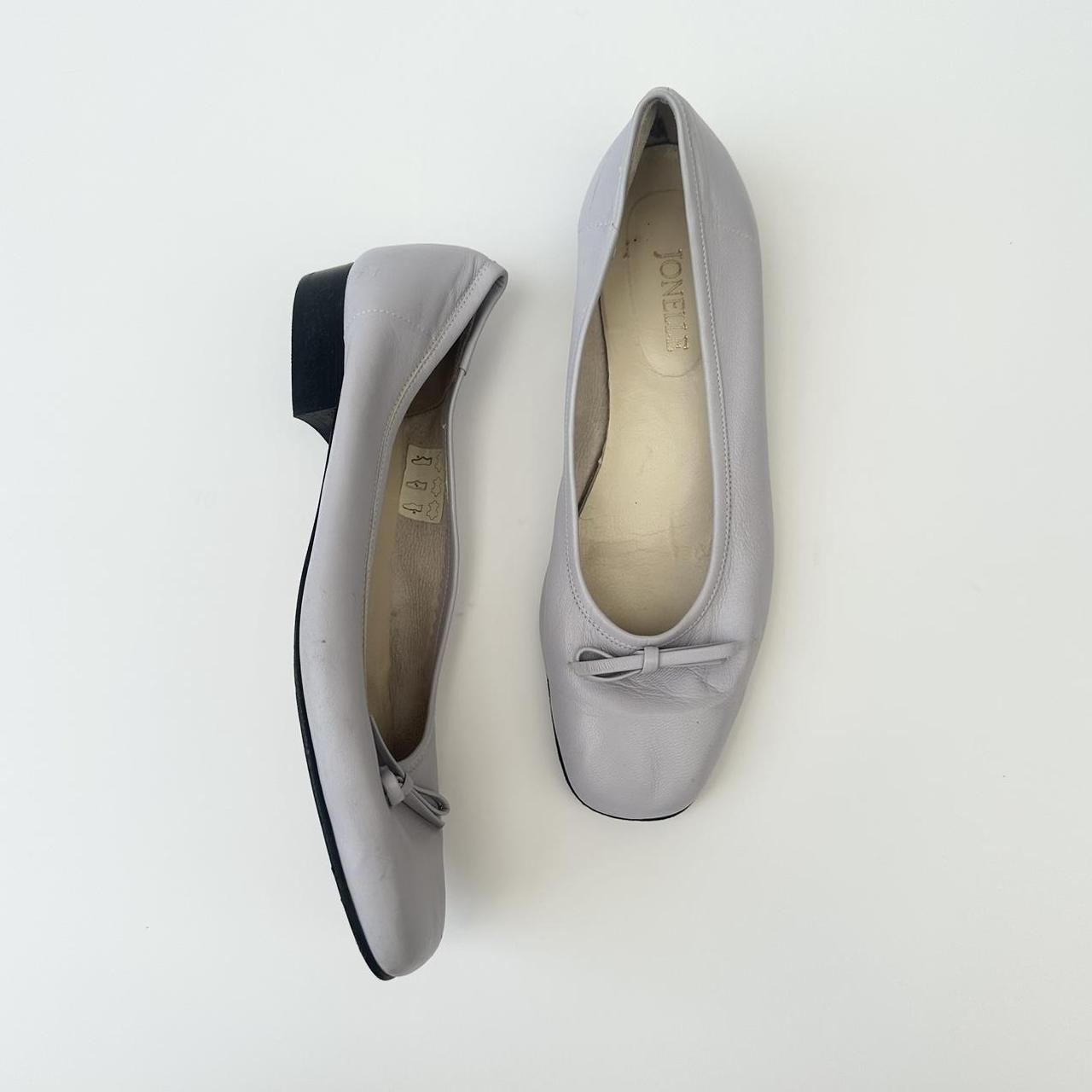 Lilac leather ballet flats