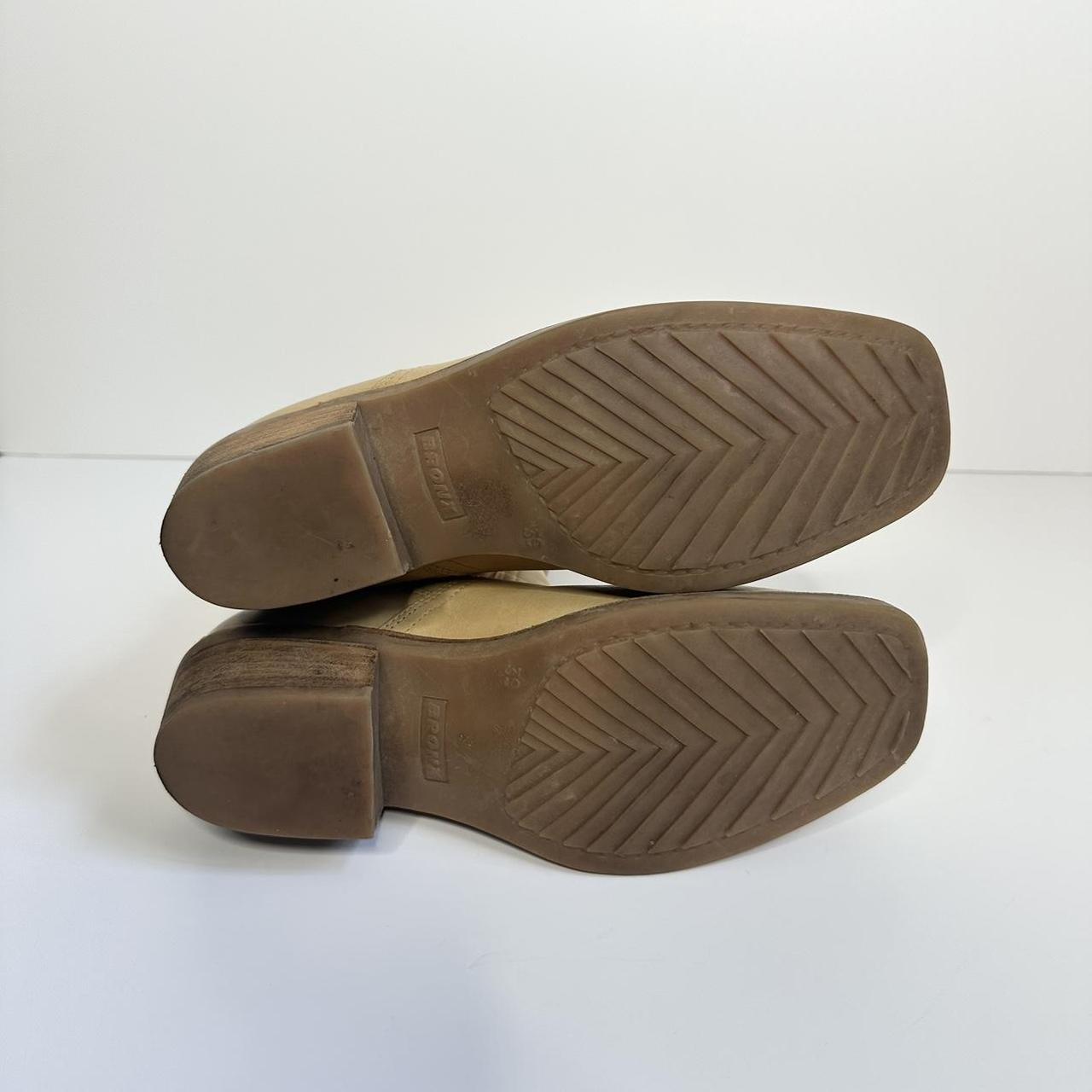 Vintage tan boots