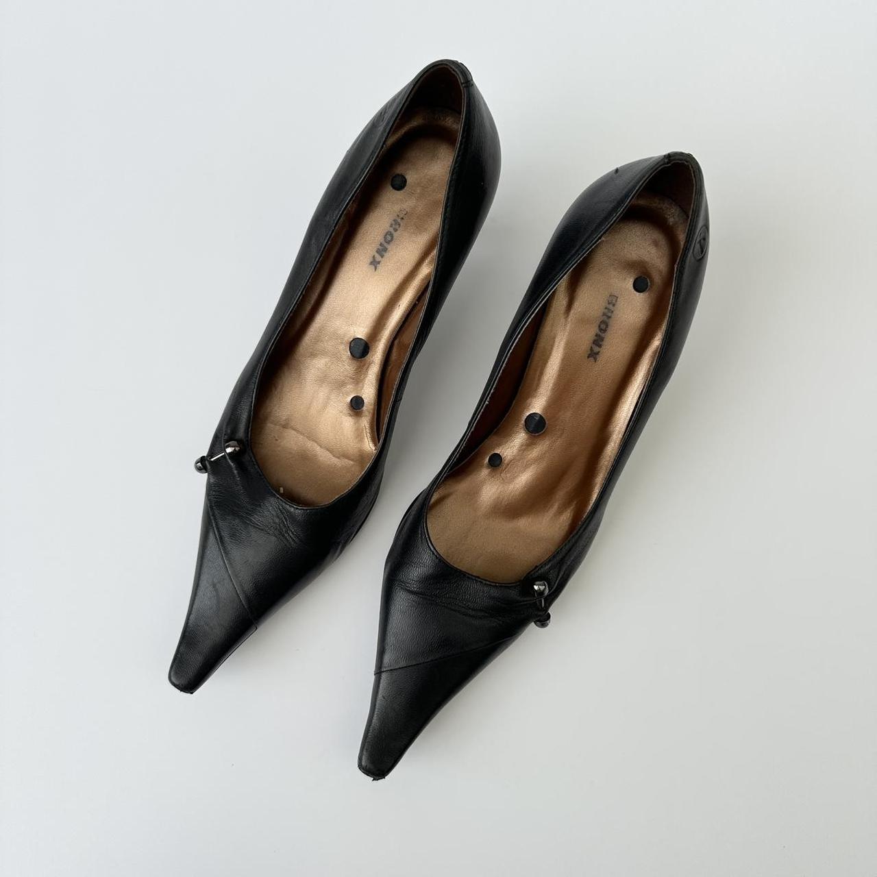 Vintage 00s piercing kitten heels