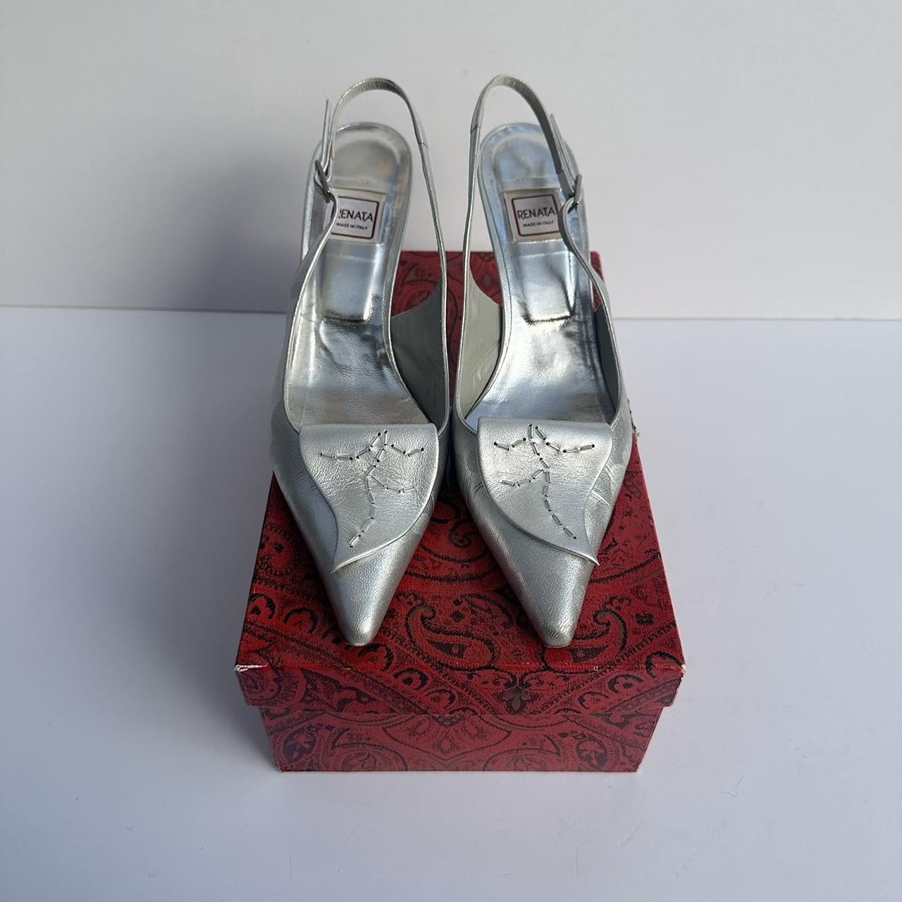 Vintage 00s silver heels