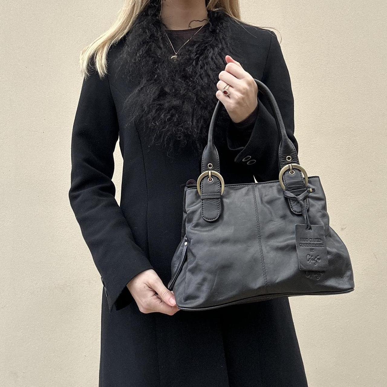 Vintage 00s black leather handbag