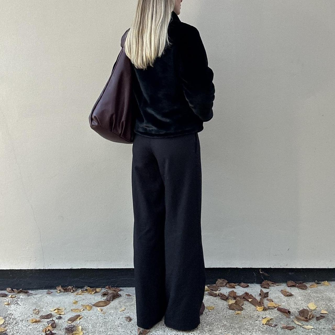 Vintage 00s GAP black faux fur zip jacket