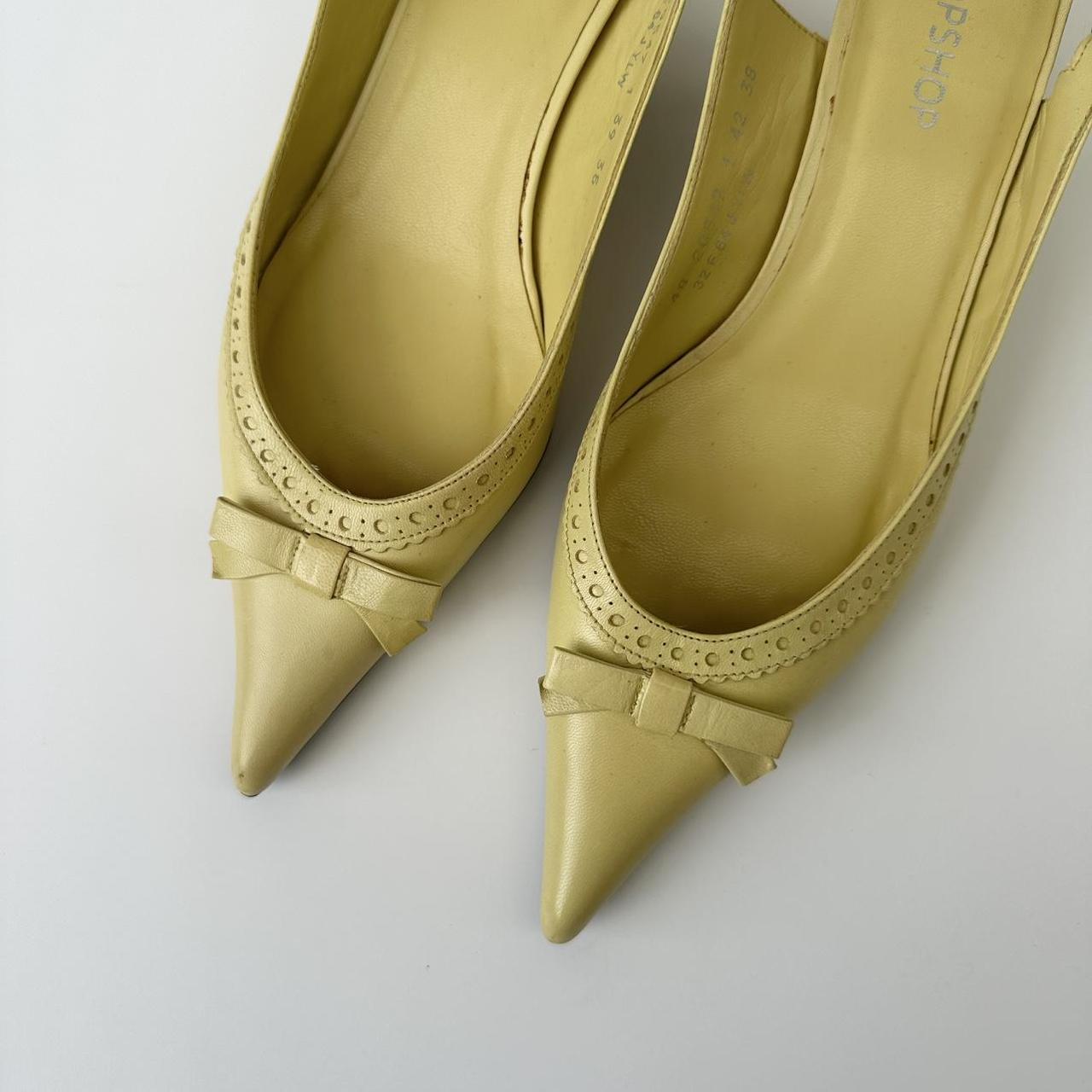 Vintage butter yellow kitten heels