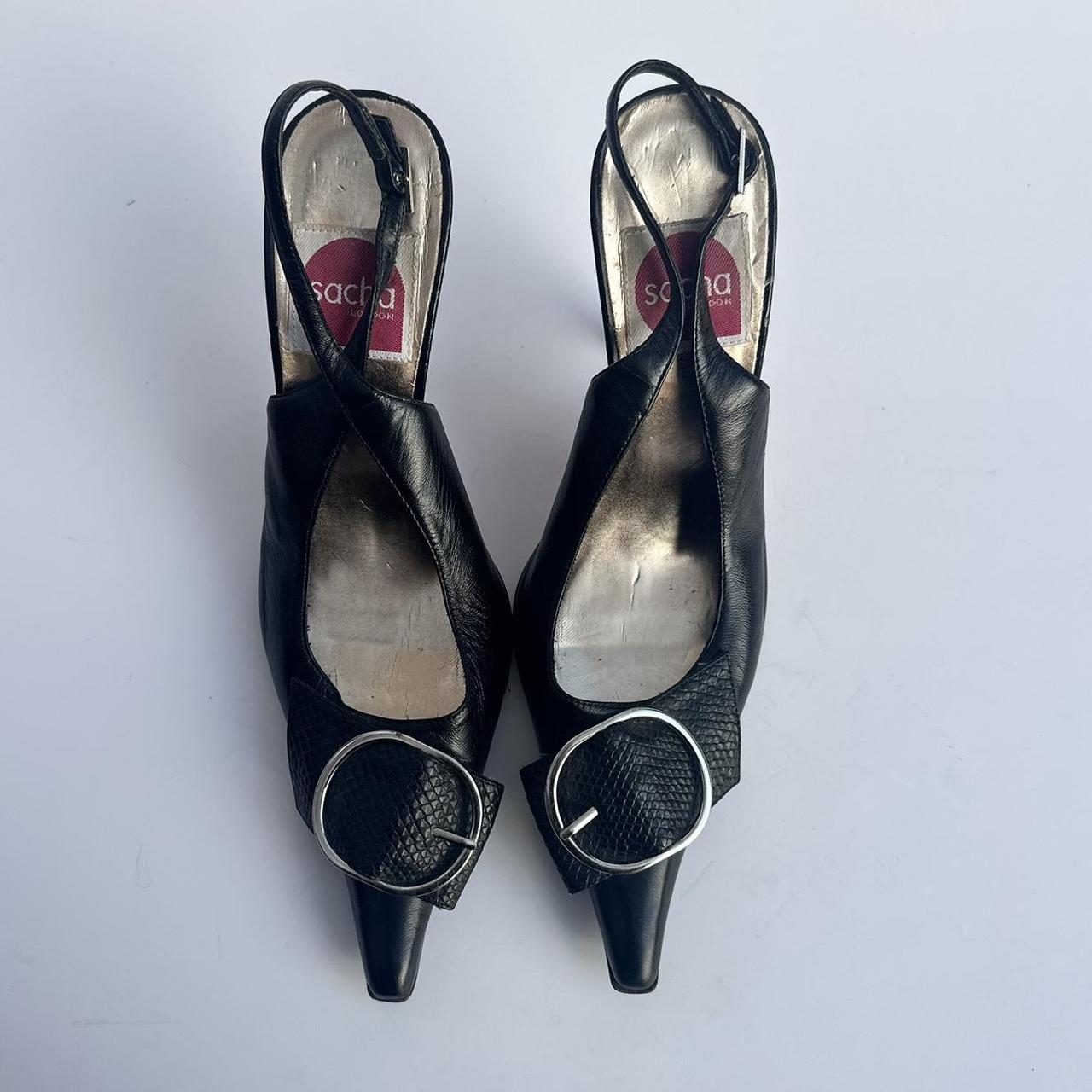 Vintage 00s buckle kitten heels