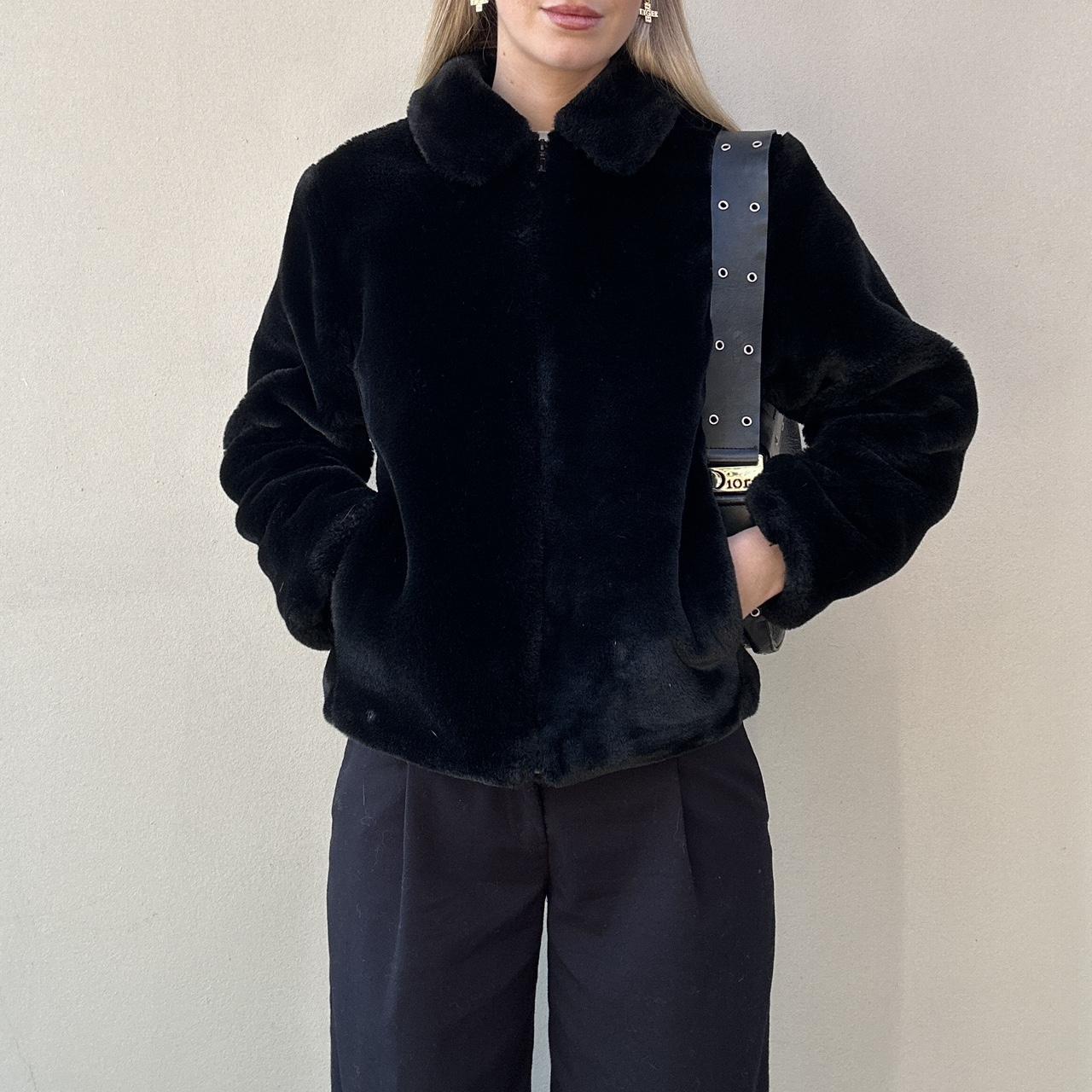 Vintage 00s GAP black faux fur zip jacket
