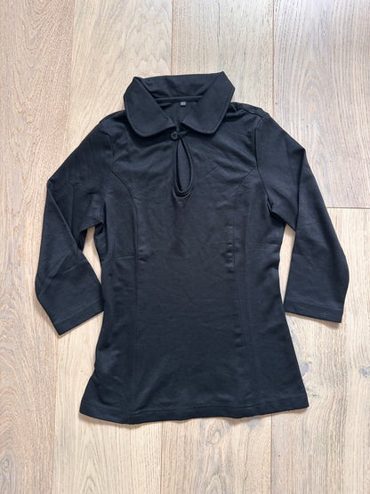 SALE black 3/4 sleeve top keyhole