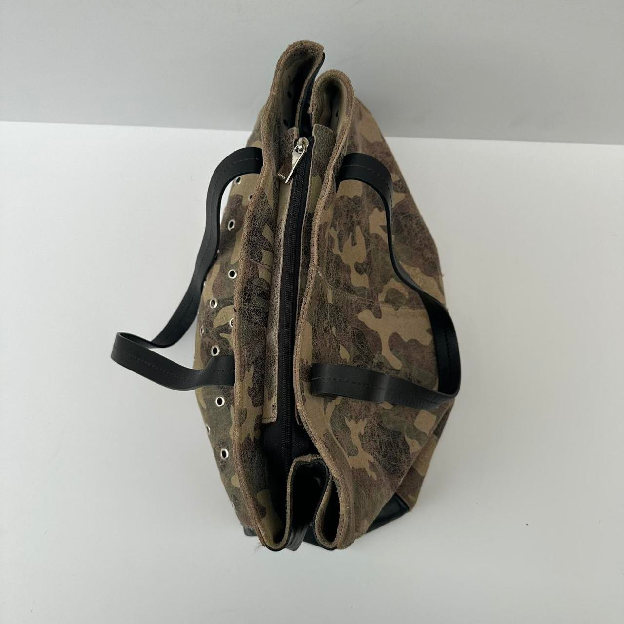 Vintage 00s camo bag