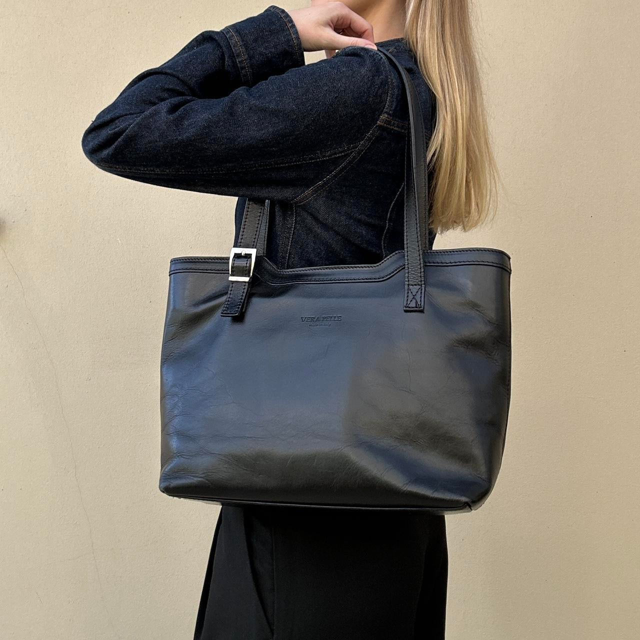 Vintage 90s leather bag