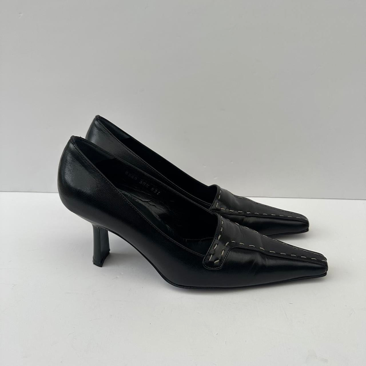 Vintage 00s pointed kitten heels