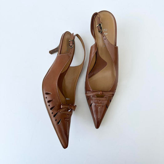 Vintage brown pointed kitten heels