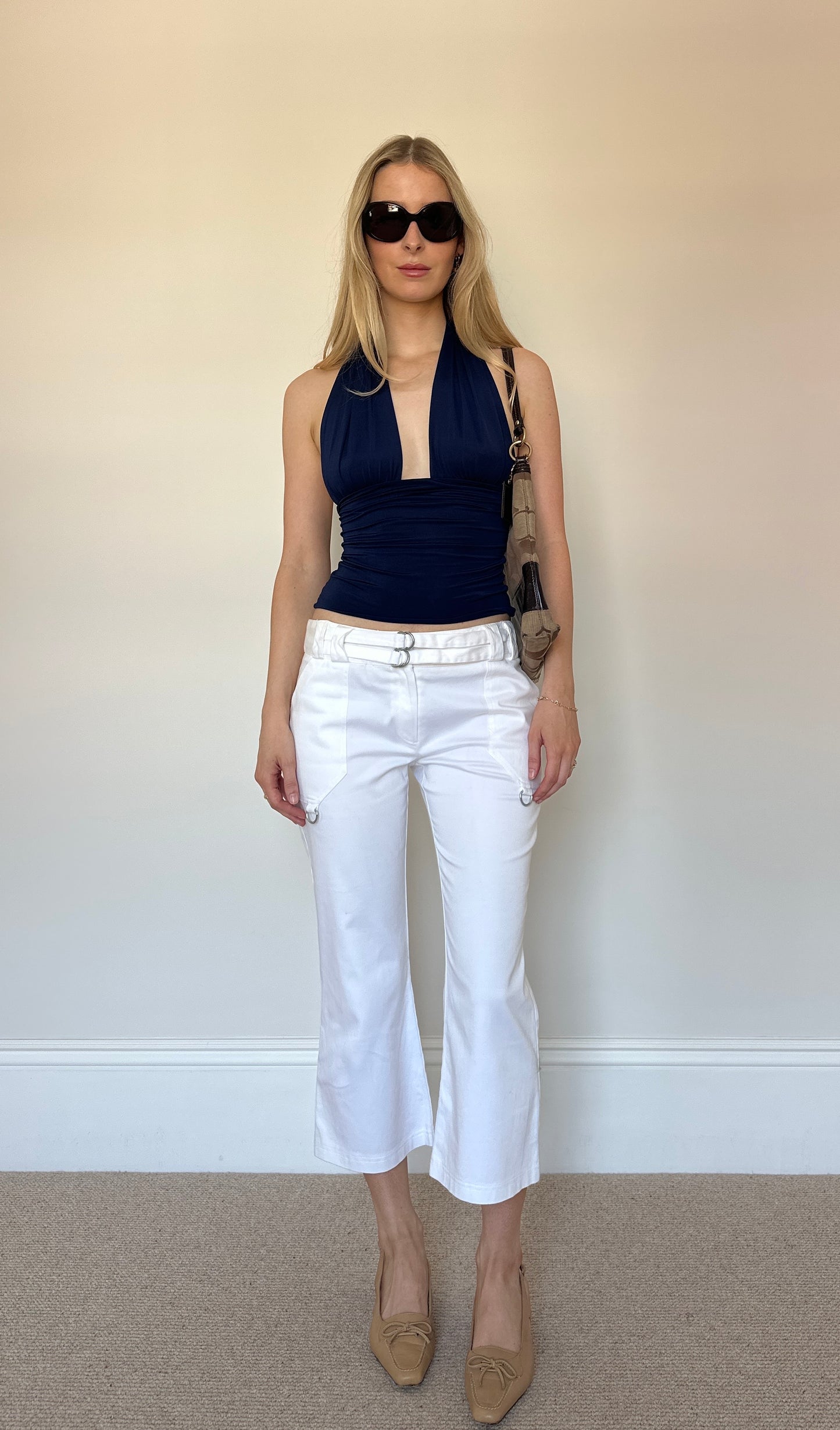 Vintage buckle white capris
