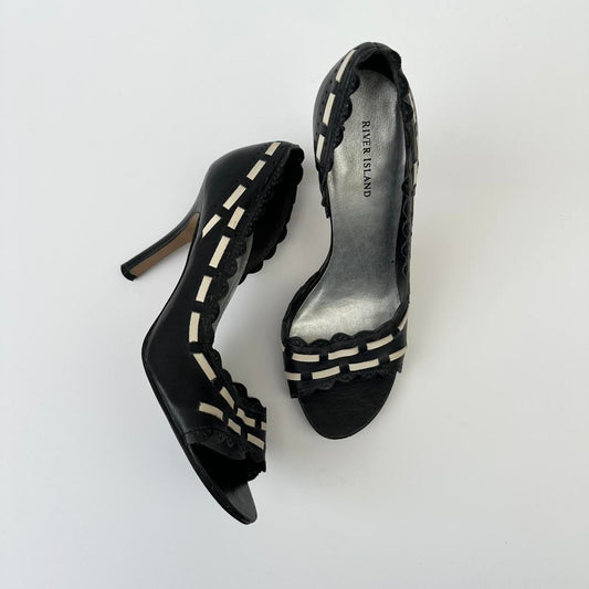 Vintage 00s heels