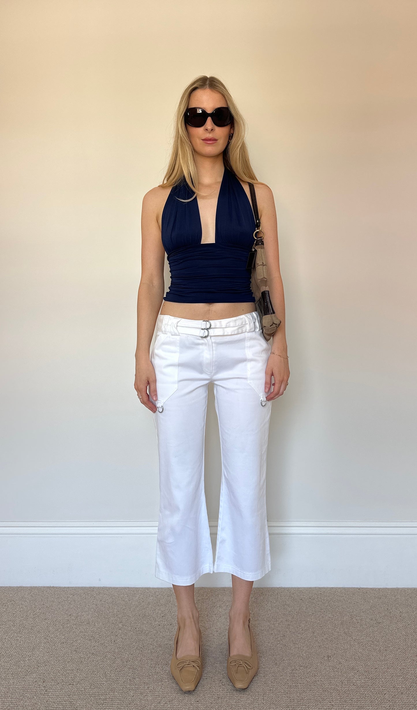 Vintage buckle white capris