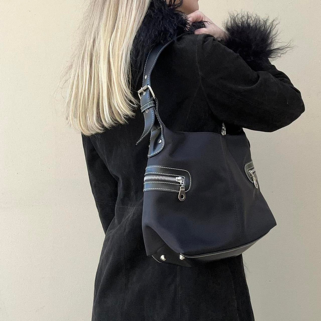 Vintage 00s black shoulder bag