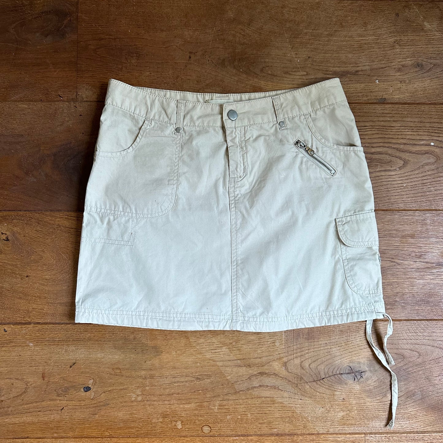 Vintage 00s cream mini skirt