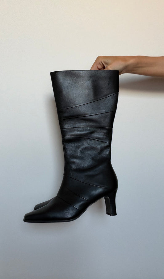 Vintage leather black Boots