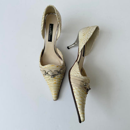 Vintage 00s pointed kitten heels