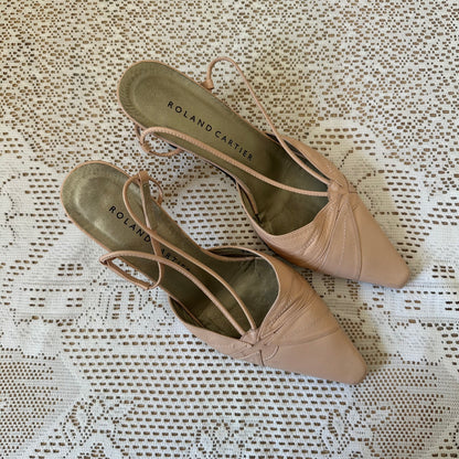 Vintage nude kitten heels