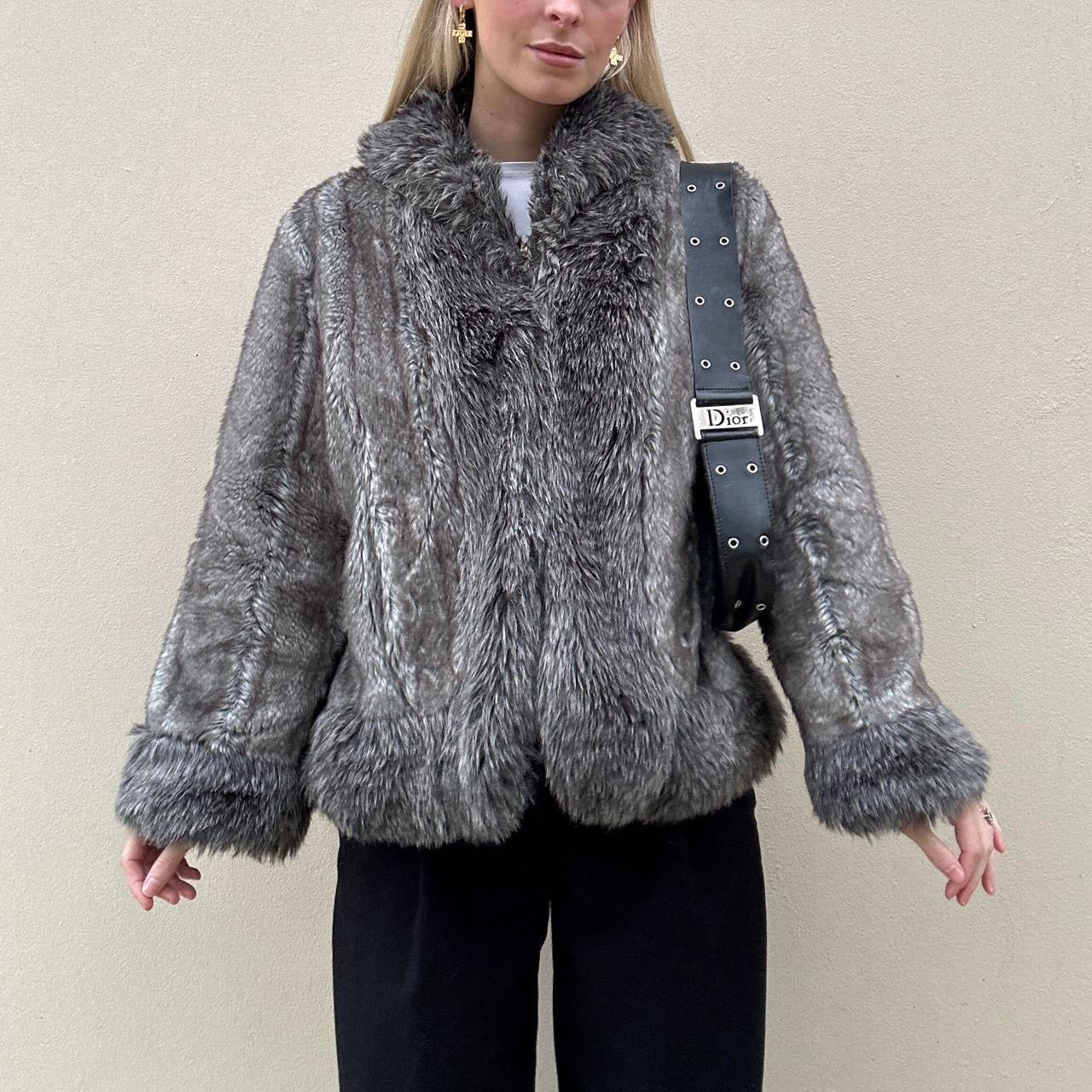 Vintage 00s grey faux fur coat