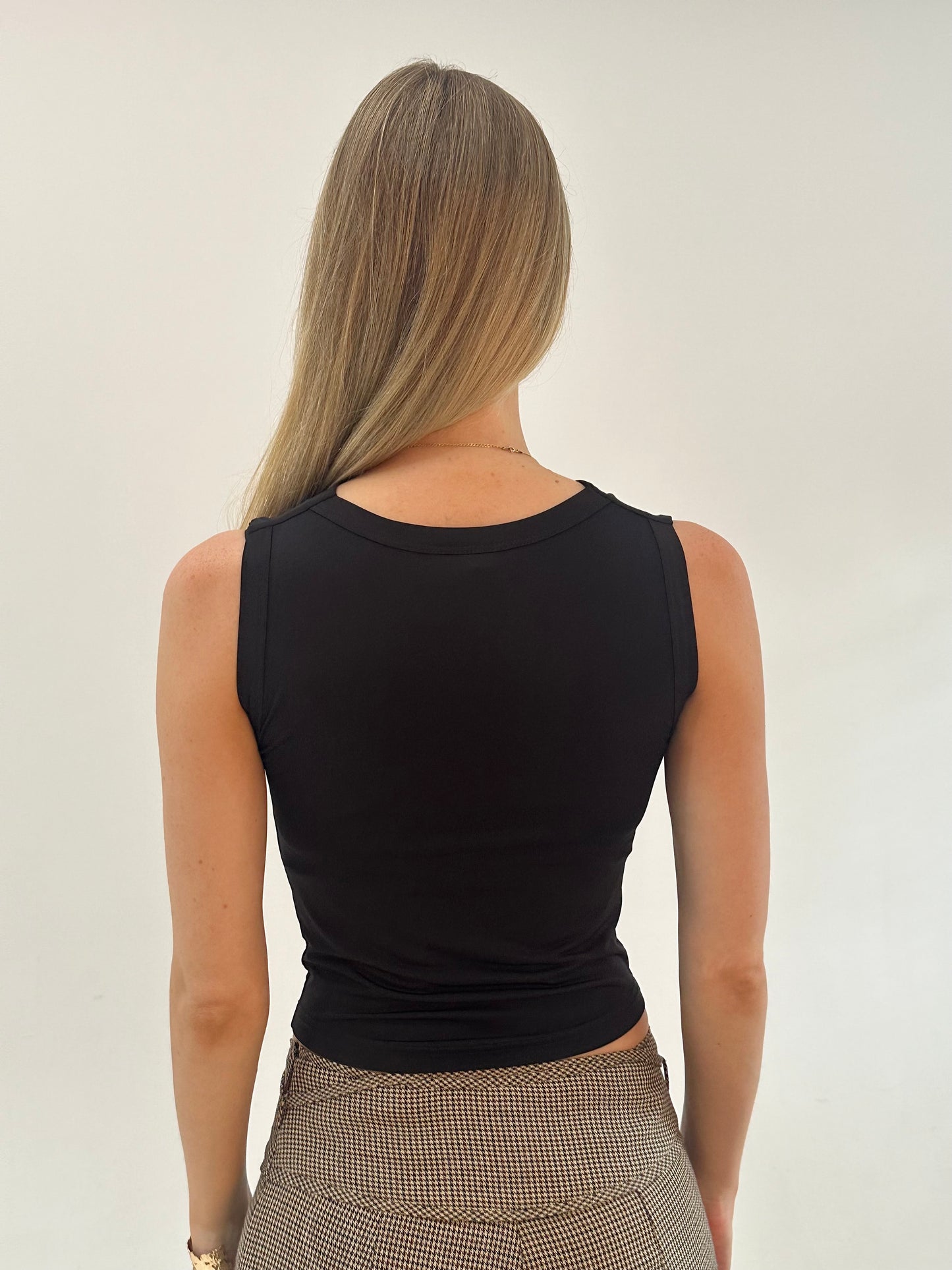 The Willow top in Black