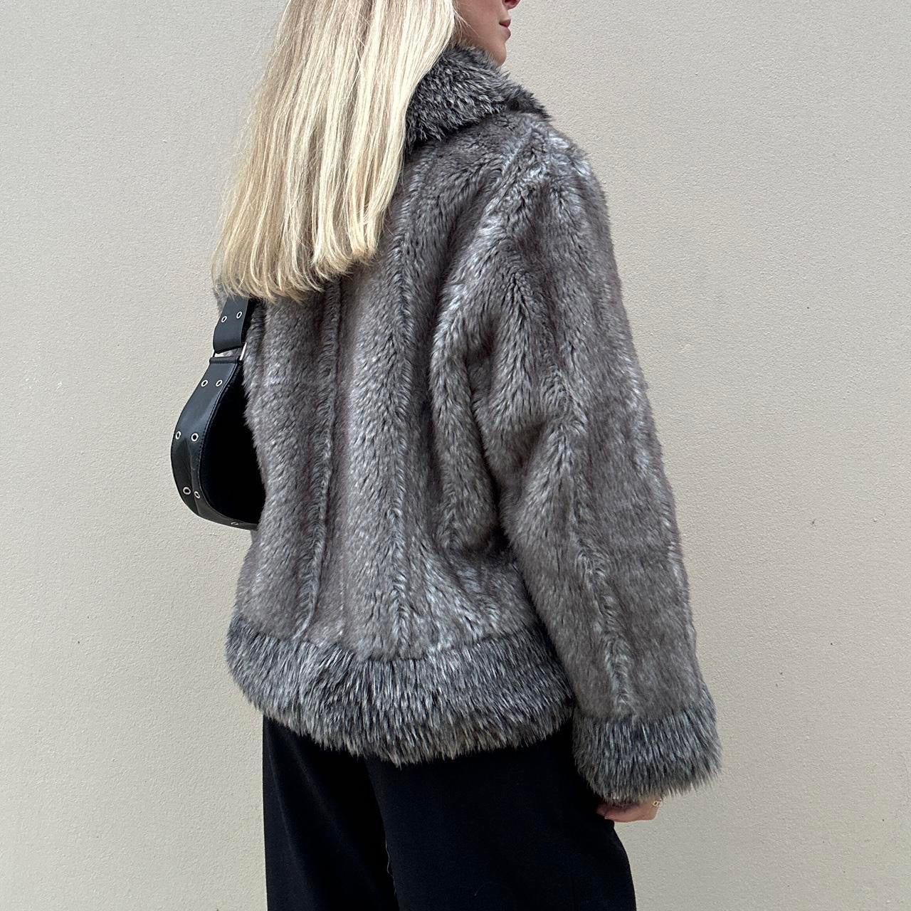 Vintage 00s faux fur grey coat