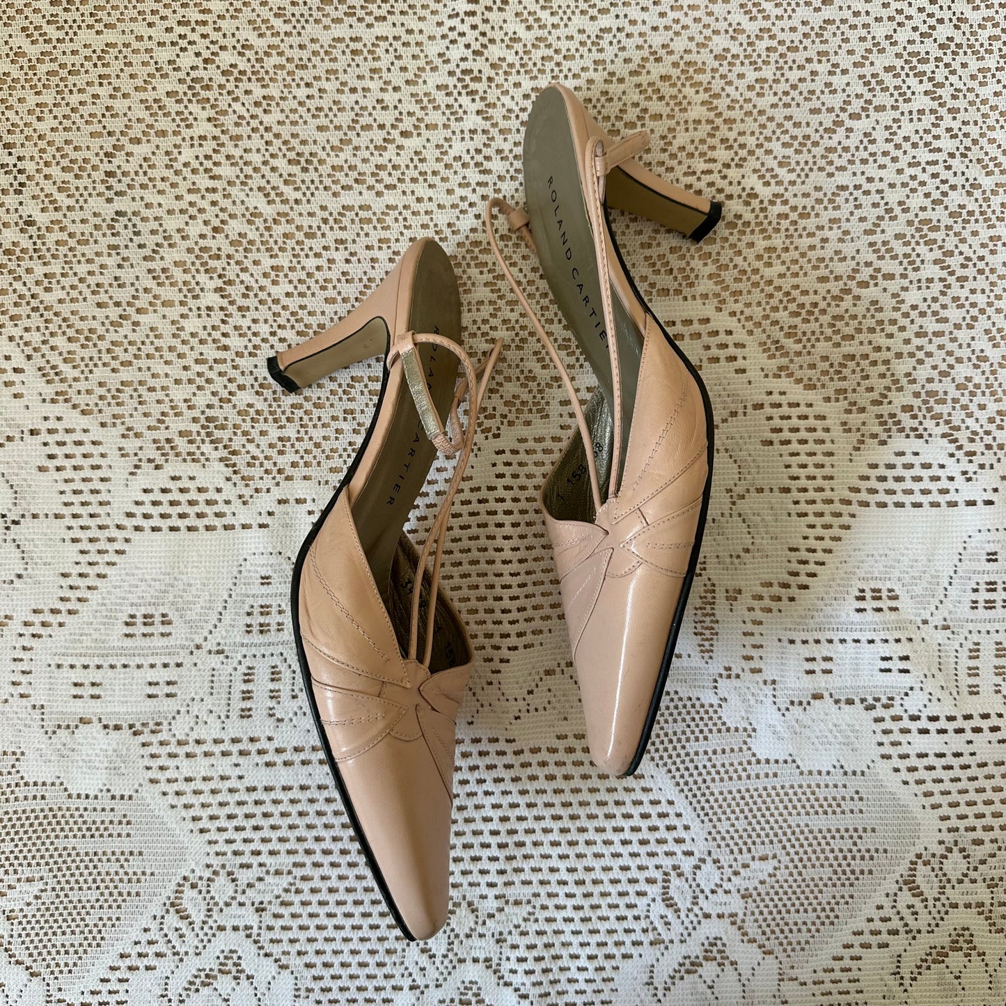 Vintage nude kitten heels