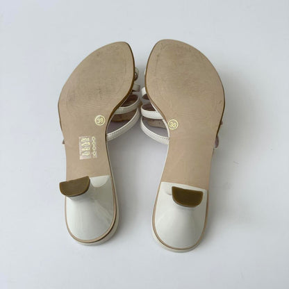 Vintage 00s flower kitten heels