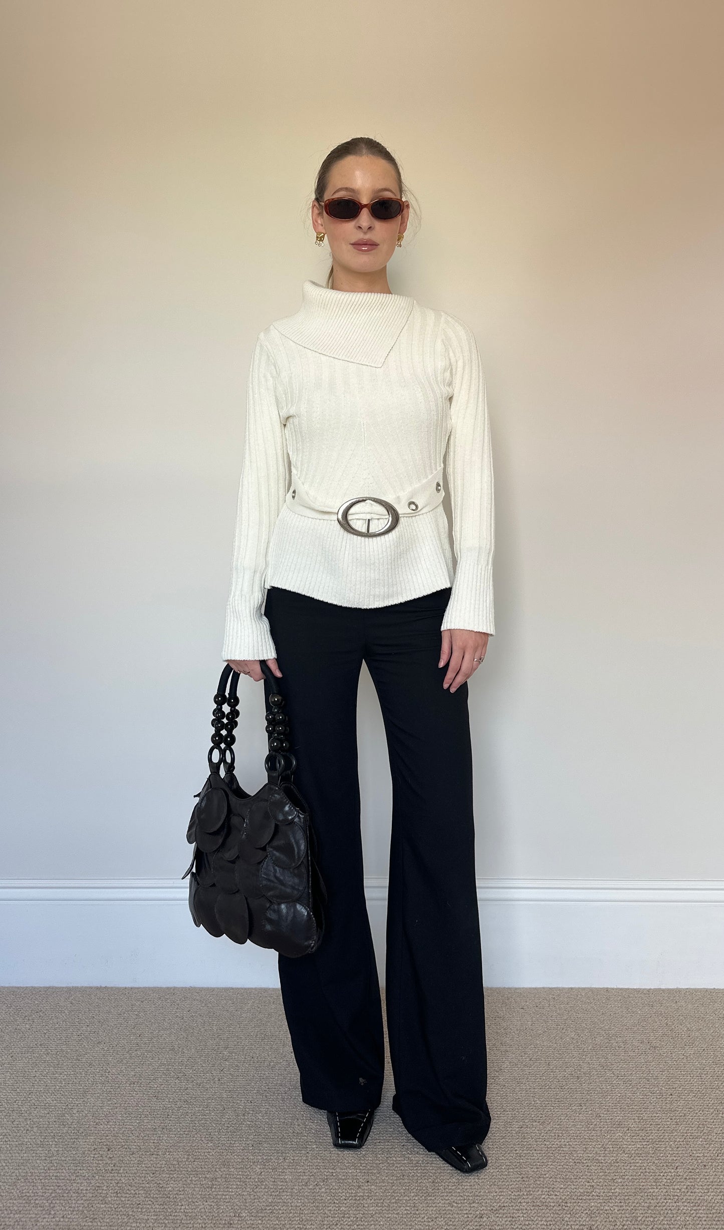 Vintage white jumper with belt